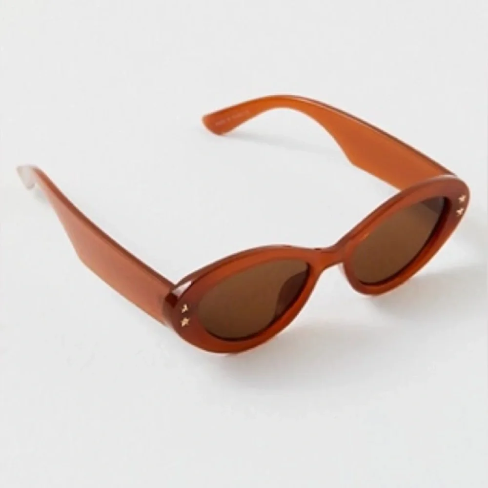 Free People Star Studded Stylish Brown Oval Sunglasses - Picture 1 of 2